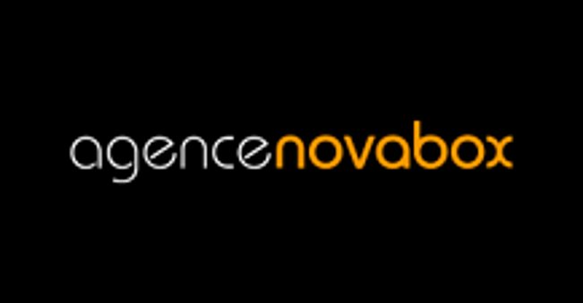 Logo de l'agence Novabox en lettres blanches et orange sur fond noir