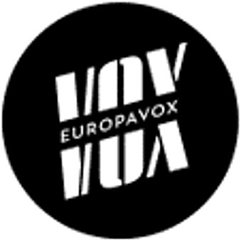 Logo circulaire noir et blanc Europavox avec lettres VOX